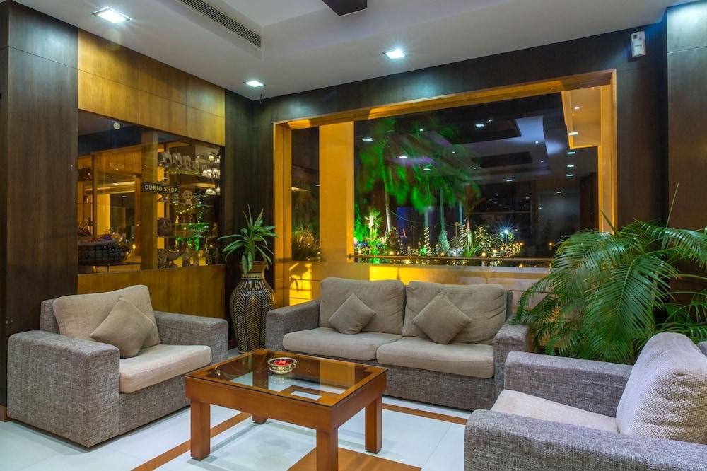 Rustic Leisures Llp Hotel Kochi Exterior photo