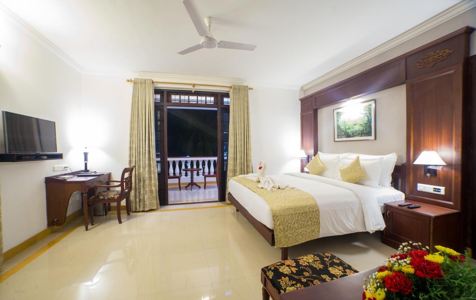 Rustic Leisures Llp Hotel Kochi Exterior photo