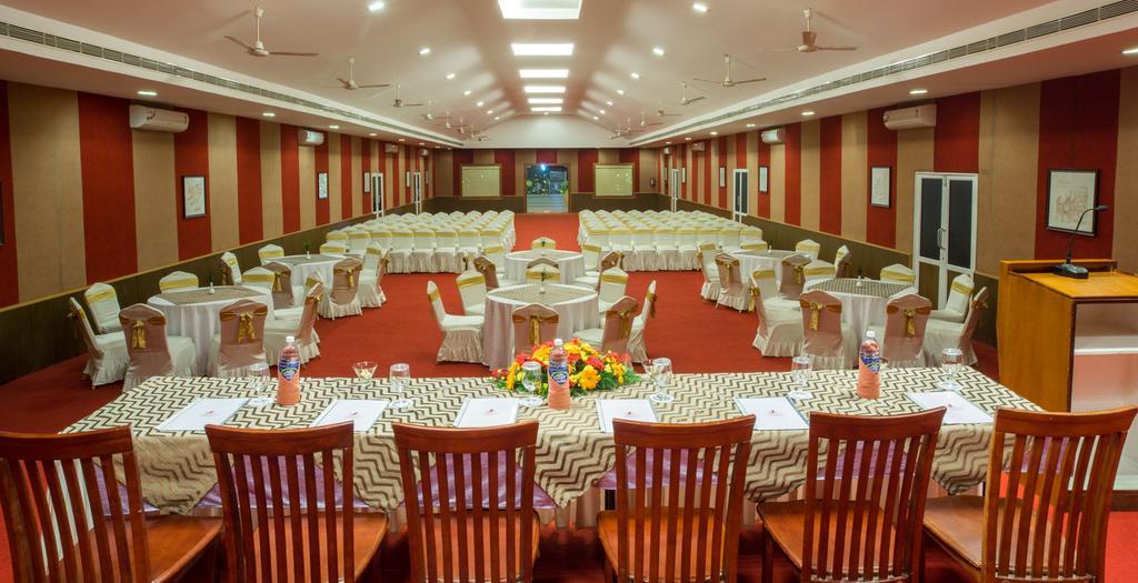 Rustic Leisures Llp Hotel Kochi Exterior photo