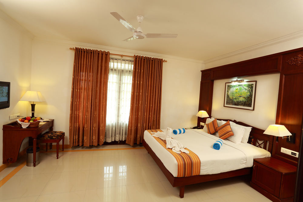 Rustic Leisures Llp Hotel Kochi Exterior photo