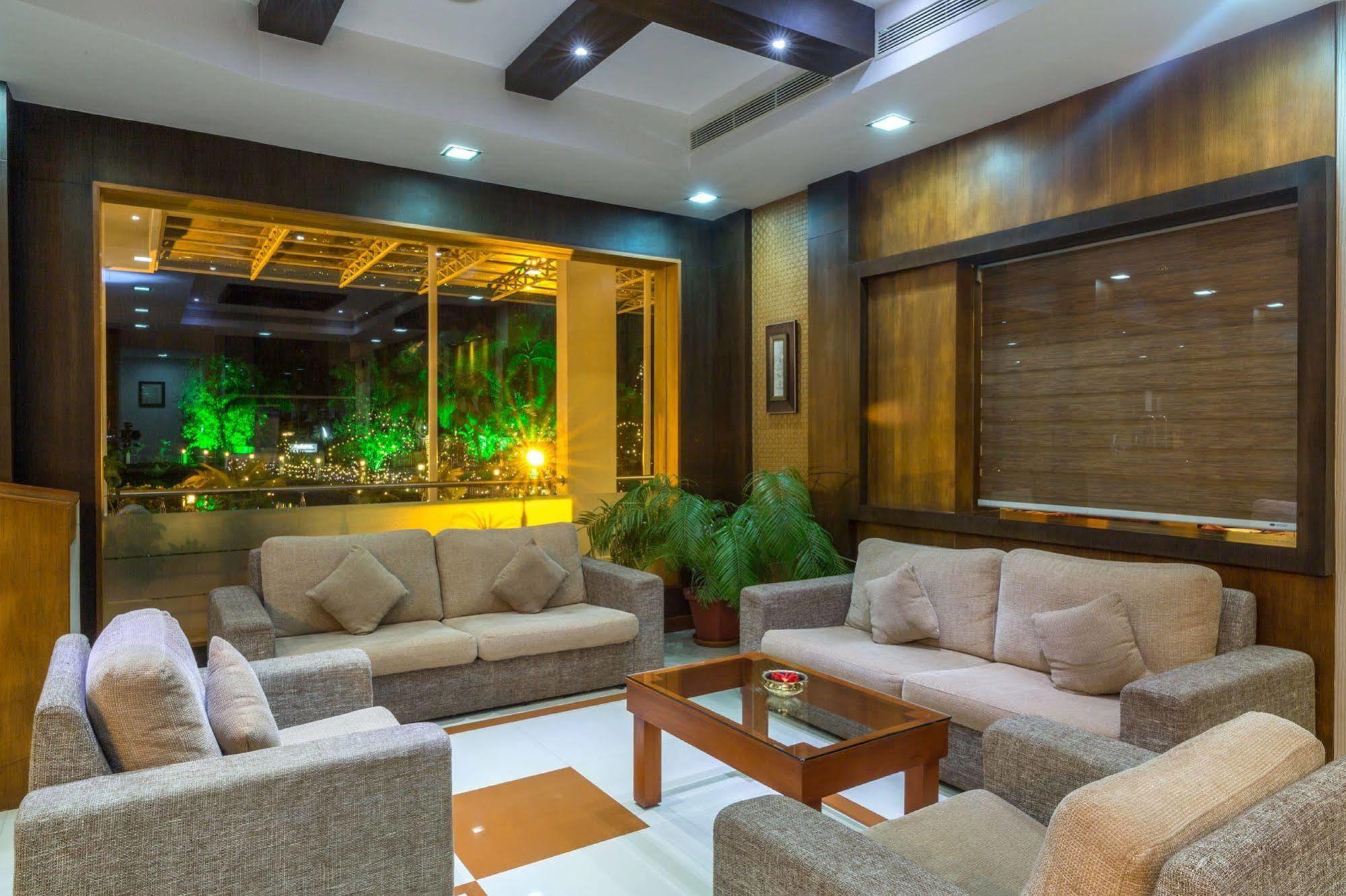 Rustic Leisures Llp Hotel Kochi Exterior photo