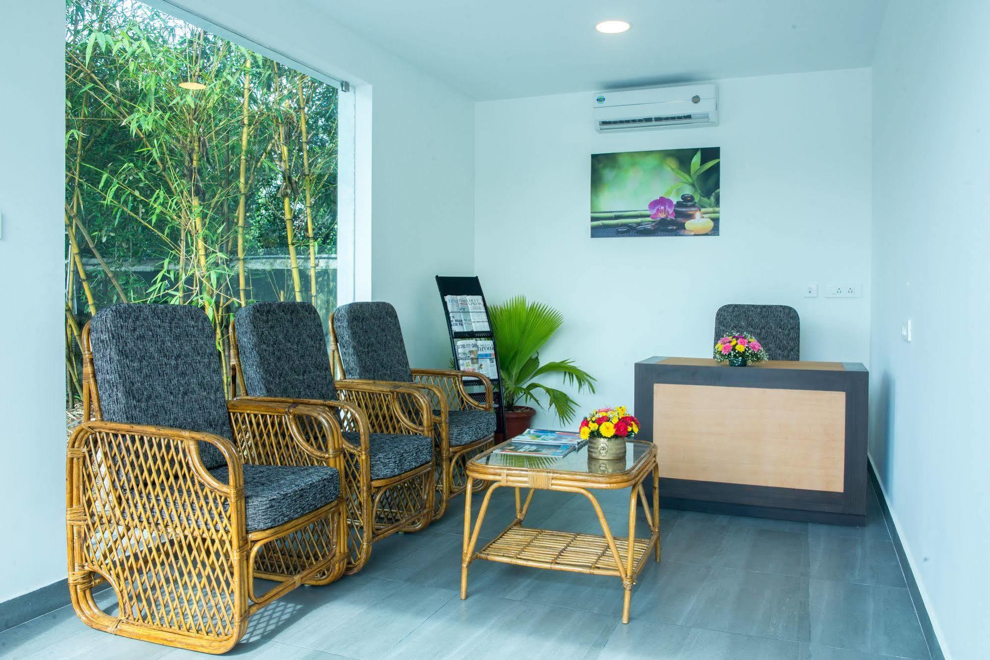 Rustic Leisures Llp Hotel Kochi Exterior photo